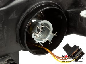 Mercedes Benz C300 Headlight Light Bulb Replacement Clip Set